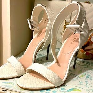 Aldo heels in white color. Size 7